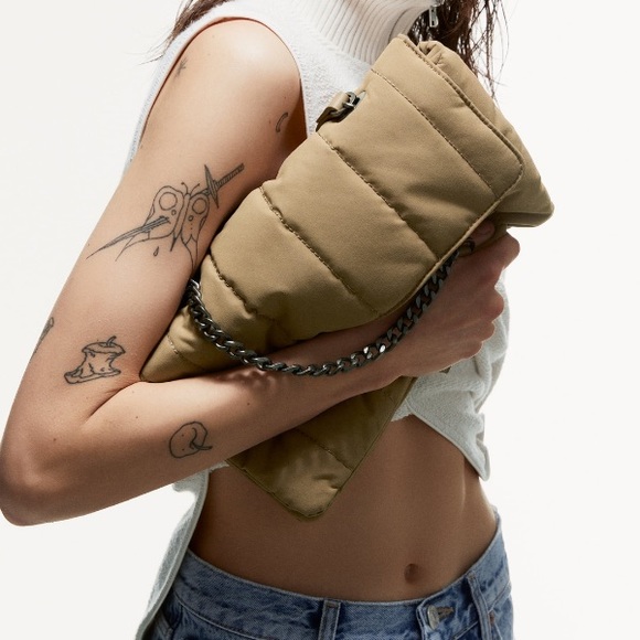 👛HP👛 𝗭𝗮𝗿𝗮 𝗡𝗪𝗧 • Quilted Cream Shoulder Bag Minimalist Flap Purse - Picture 2 of 16